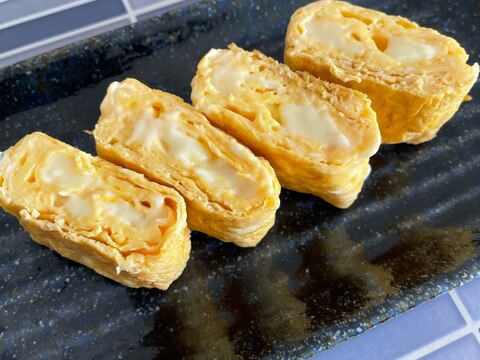 お弁当にトロッとチーズのたまご焼き⭐